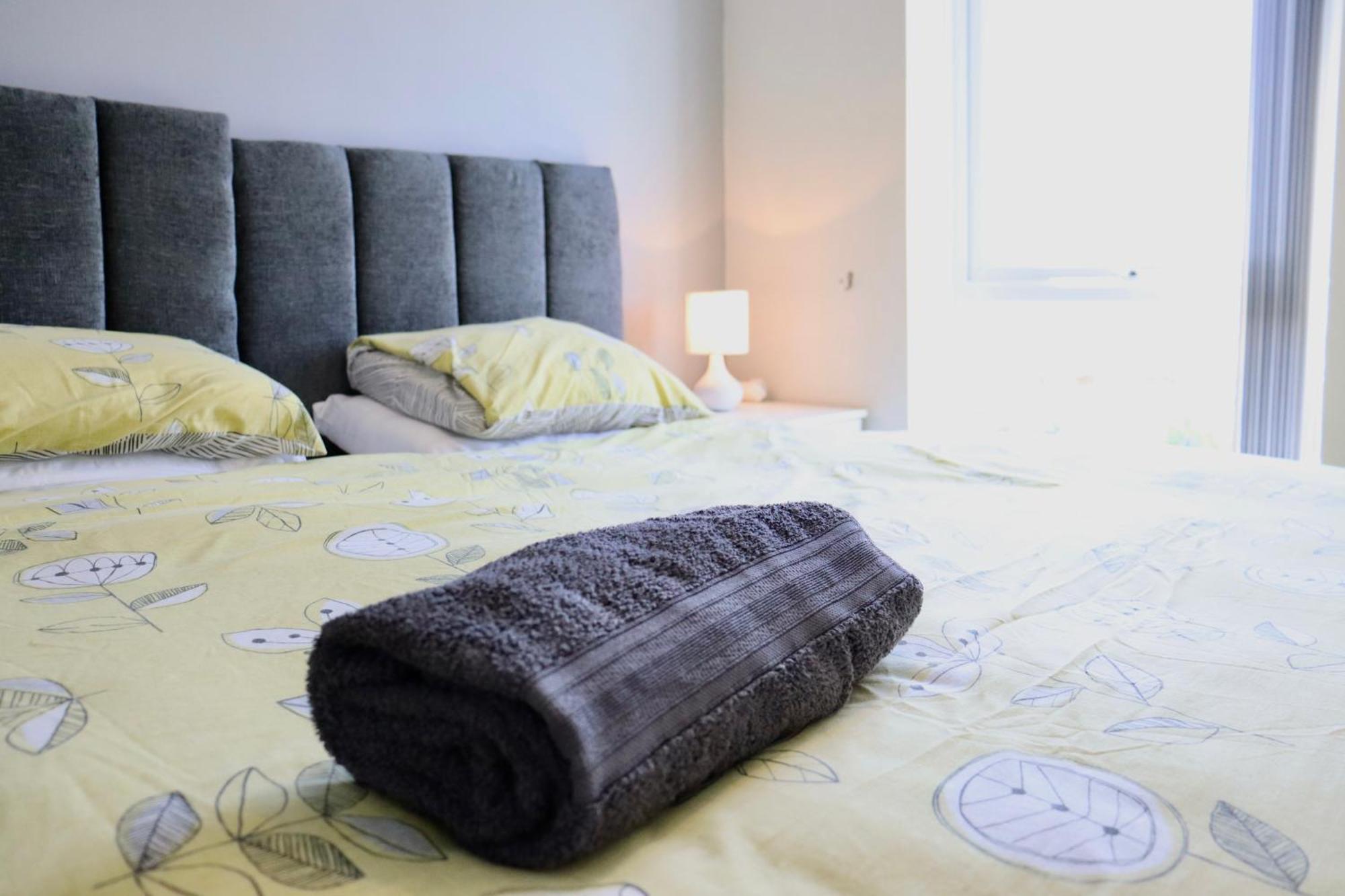 Corton Retreats At Waterside Park Villa Екстериор снимка